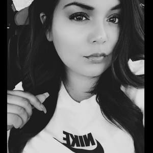 Meet your Posher, Alexia